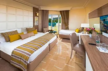 Dreibettzimmer